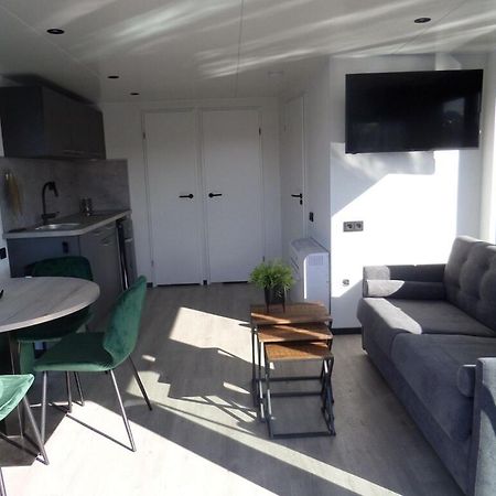 Modern Houseboat With Air Conditioning Located In Marina Uitgeest Eksteriør bilde