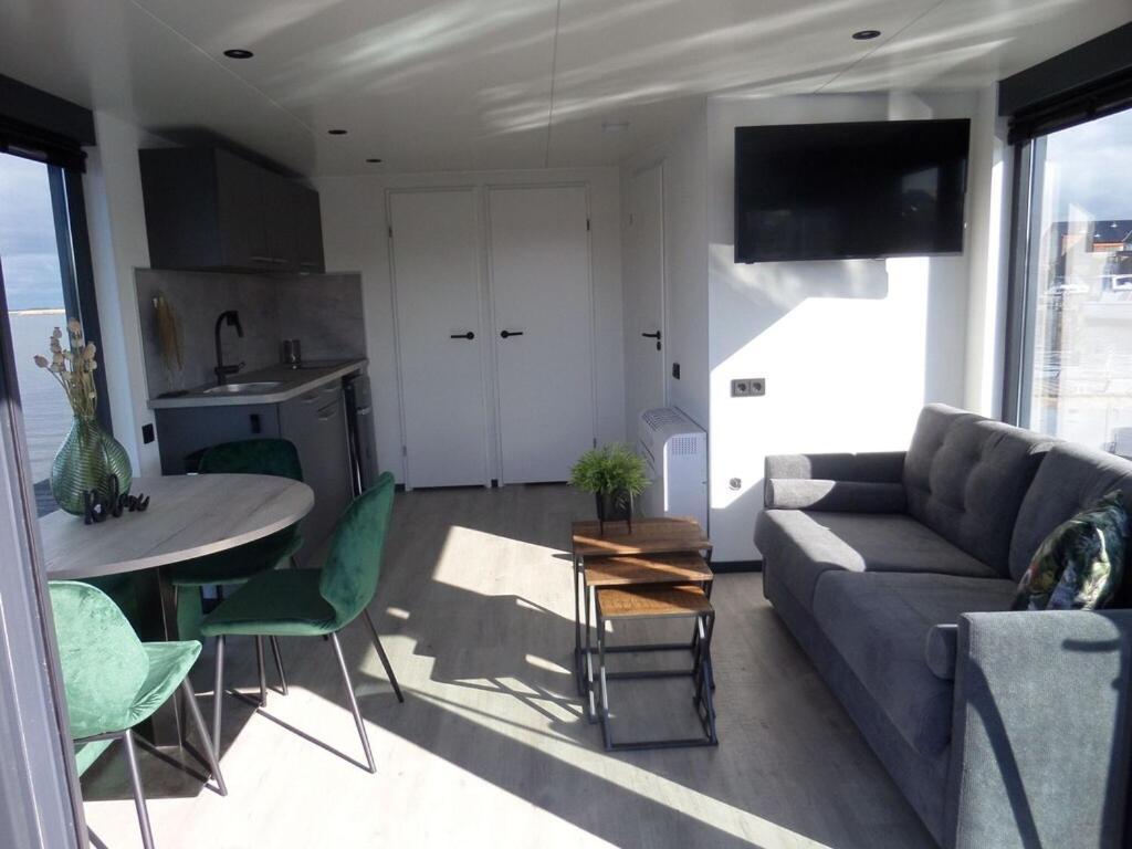 Modern Houseboat With Air Conditioning Located In Marina Uitgeest Eksteriør bilde