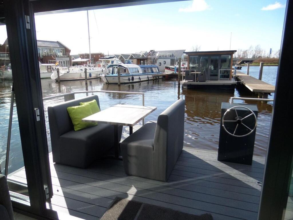 Modern Houseboat With Air Conditioning Located In Marina Uitgeest Eksteriør bilde
