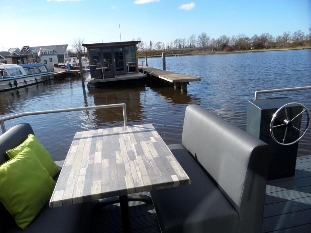 Modern Houseboat With Air Conditioning Located In Marina Uitgeest Eksteriør bilde